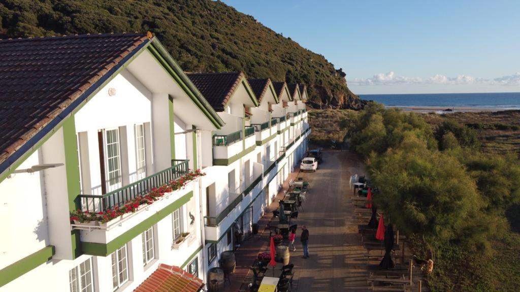 Hostal De Berria Santona Bagian luar foto