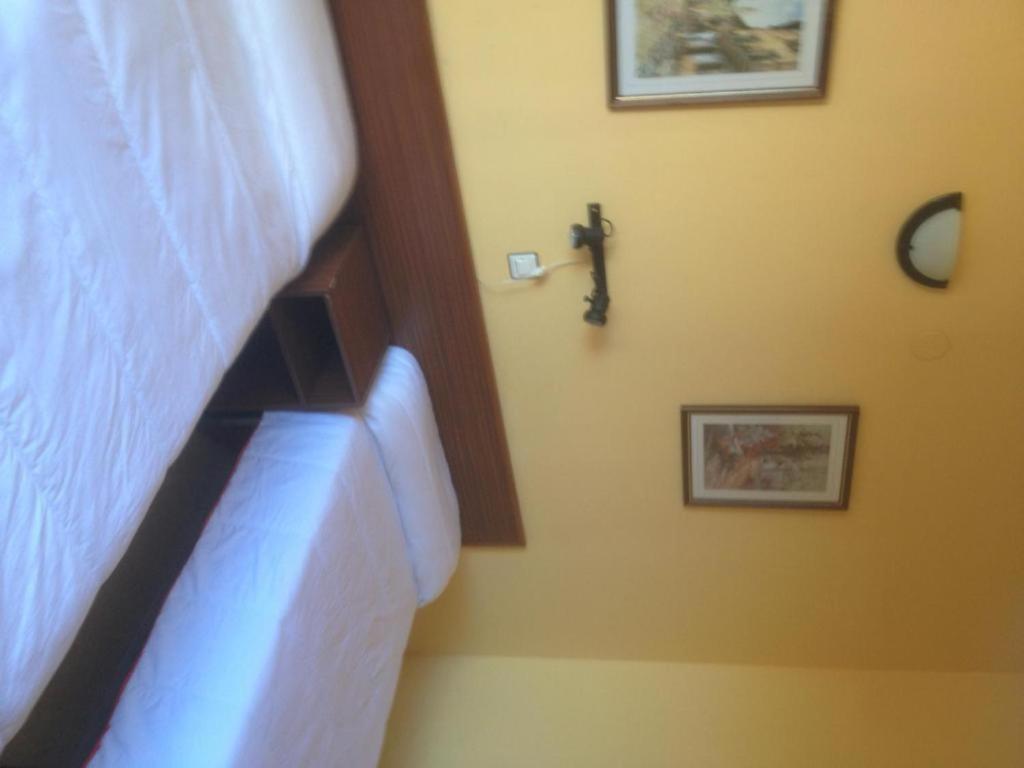 Hostal De Berria Santona Bagian luar foto